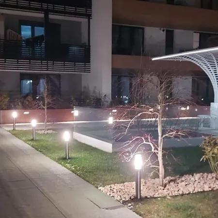 Lau Qualis Zona Coresi Mall * Brasov