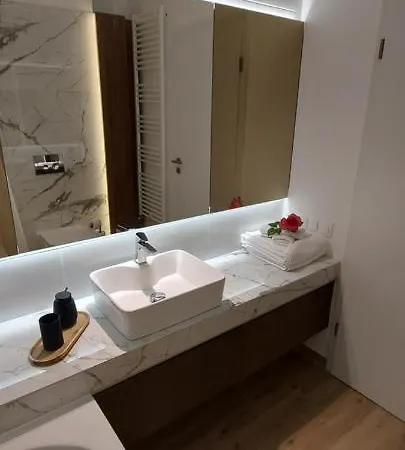 Lau Qualis Zona Coresi Mall Apartment Brasov
