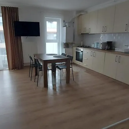 Apartment Lau Qualis Zona Coresi Mall *